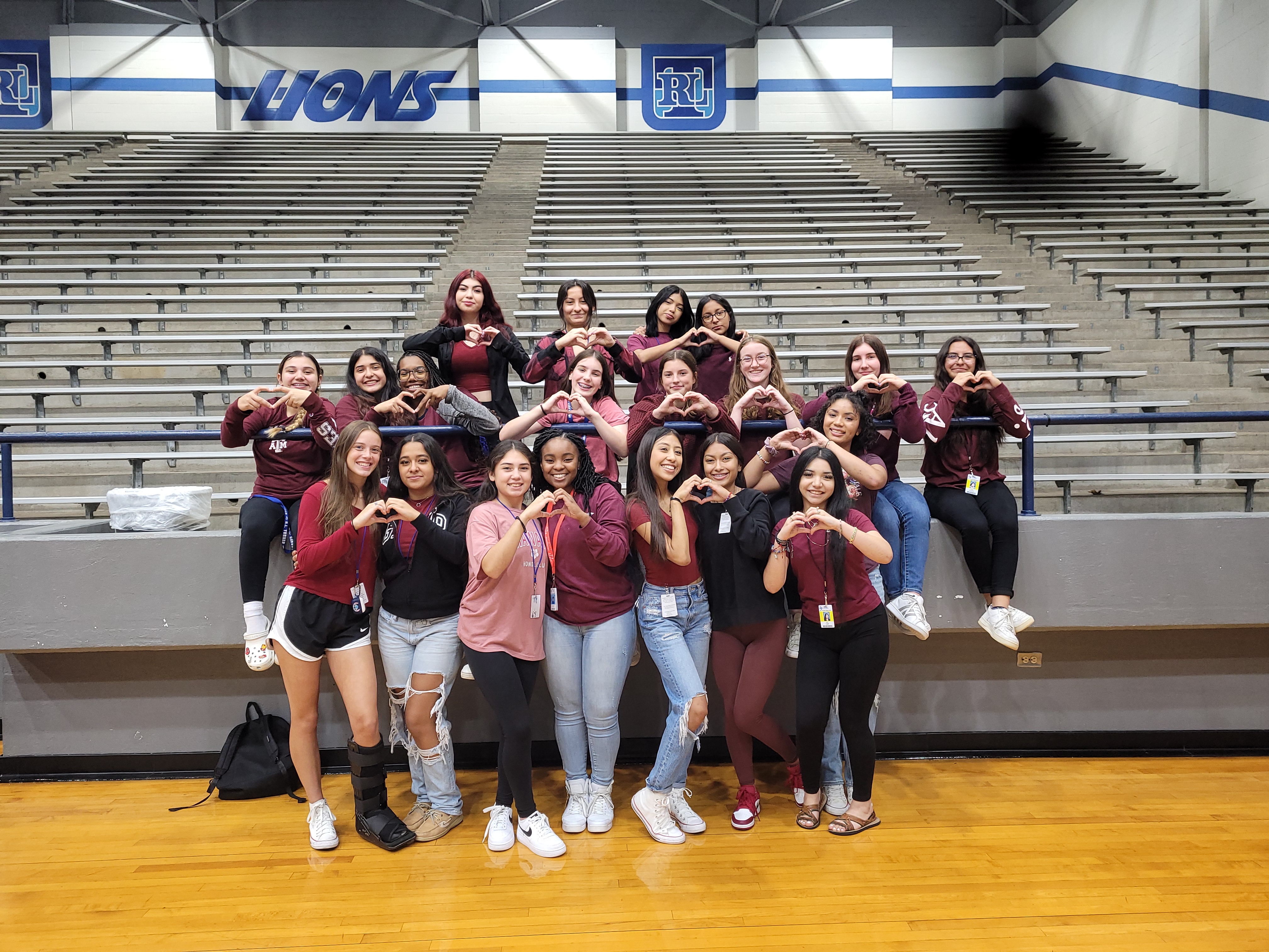 Lady Lions support Uvalde and send their love!